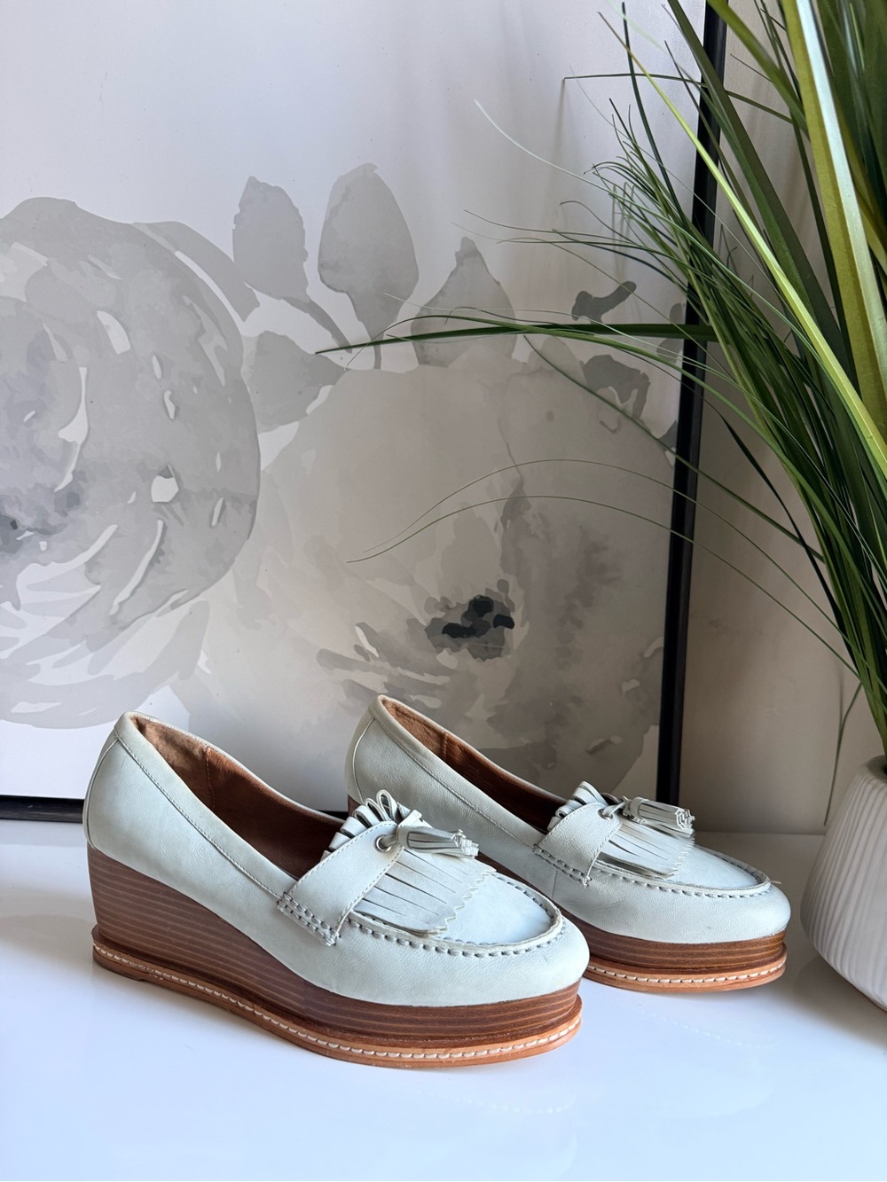 Women’s MATIKO Pale Nubuck Suede Platform Kiltie Tassel Wedge Loafers - size 8